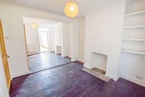 Lounge/Diner- click for photo gallery